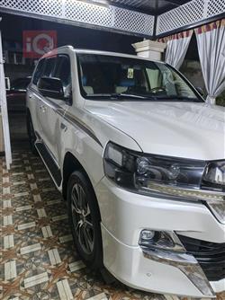 تۆیۆتا لاند کروزەر